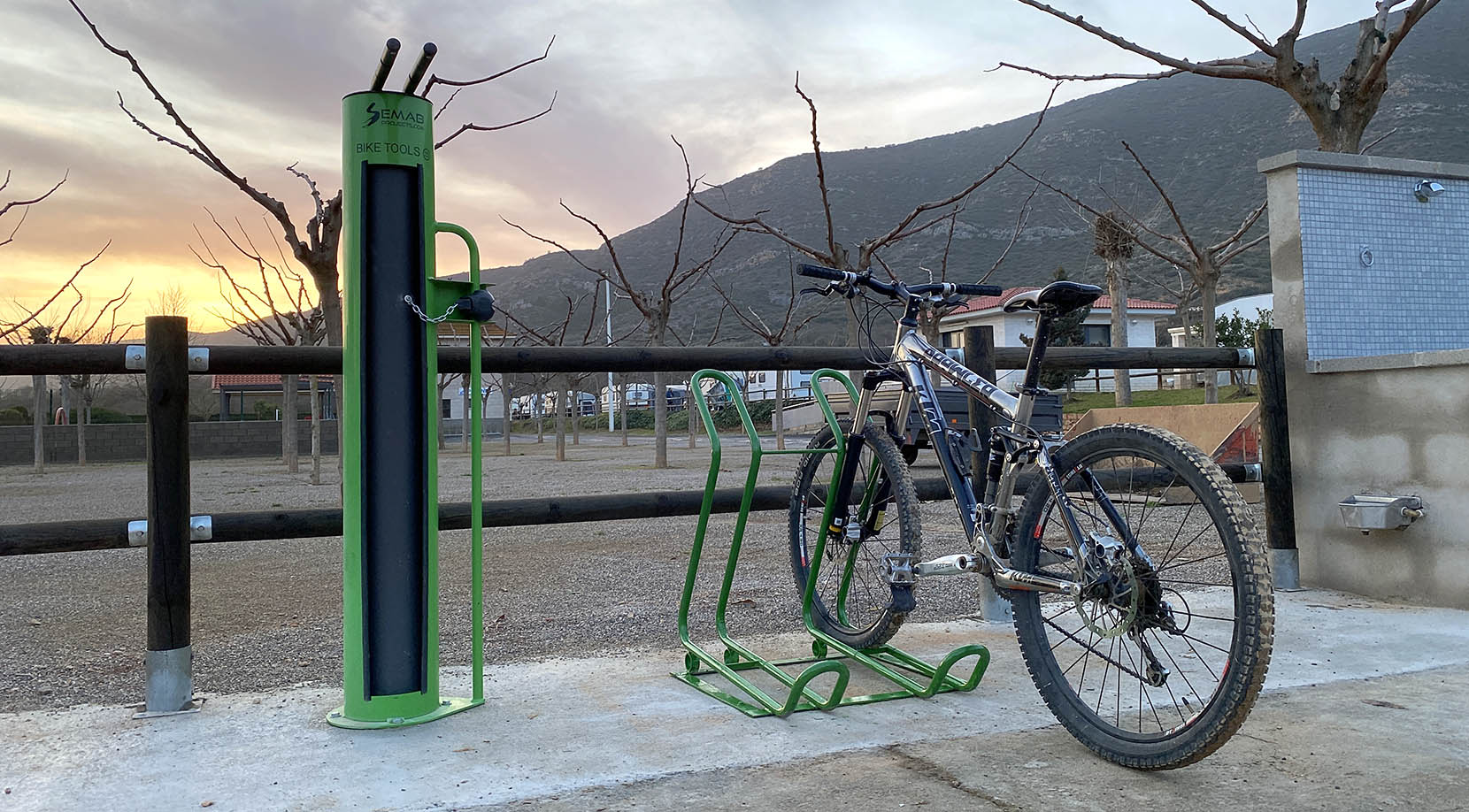 Outdoor-Werkstatt für Fahrräder